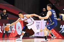 乐鱼在线 -欧联今晨再迎强敌，广厦男篮官宣签约，主帅态度——气氛紧张，年轻球员得到机会的简单介绍